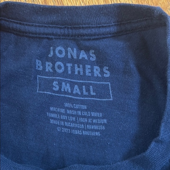 Jonas Brothers Women’s Navy Graphic T-Shirt Size Small - Picture 3 of 4